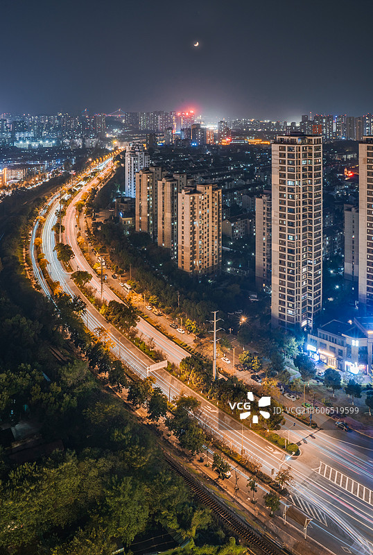 铜陵北斗星城夜景车轨图片素材