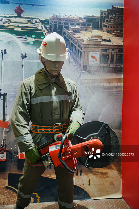 无齿锯   山东省青岛市青岛消防博物馆展品图片素材