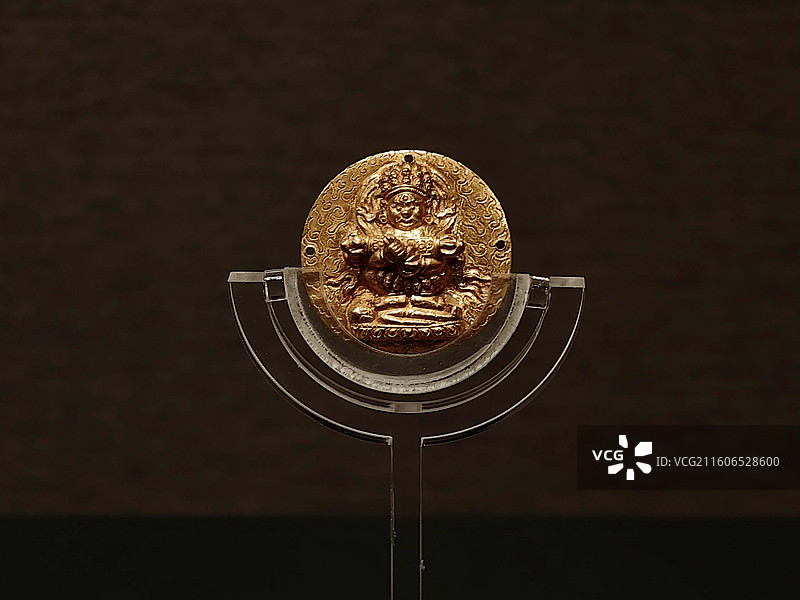 金大黑天舞姿神像 明代 梁庄王墓出土 湖北博物馆藏图片素材