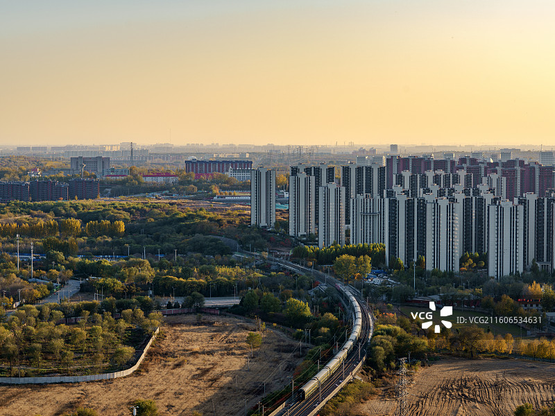 俯瞰北京永定河城市风光与城市天际线图片素材