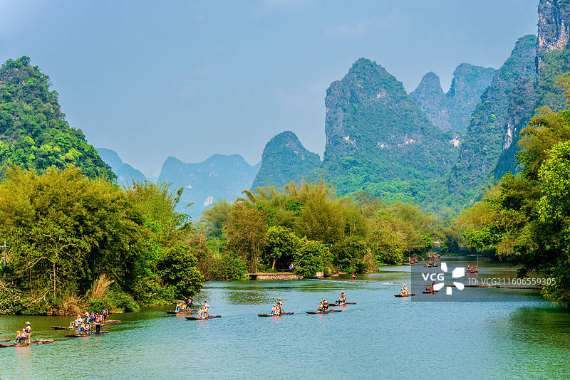 中国广西桂林阳朔遇龙河漂流图片素材