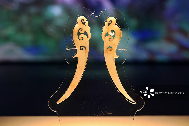 北京市丰台区，北京大葆台遗址博物馆（大葆台西汉墓遗址）馆藏凤首玉觿（西汉）图片素材