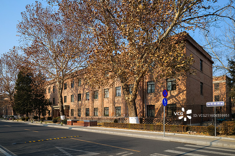 清华大学-新斋图片素材