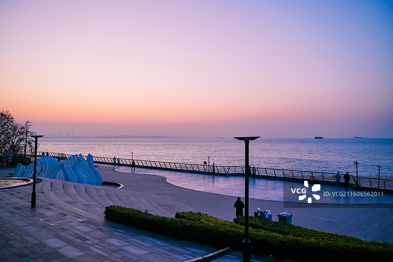 海上日落   “橘子海”网红打卡地  青岛市市南区金茂湾西侧海滨广场图片素材