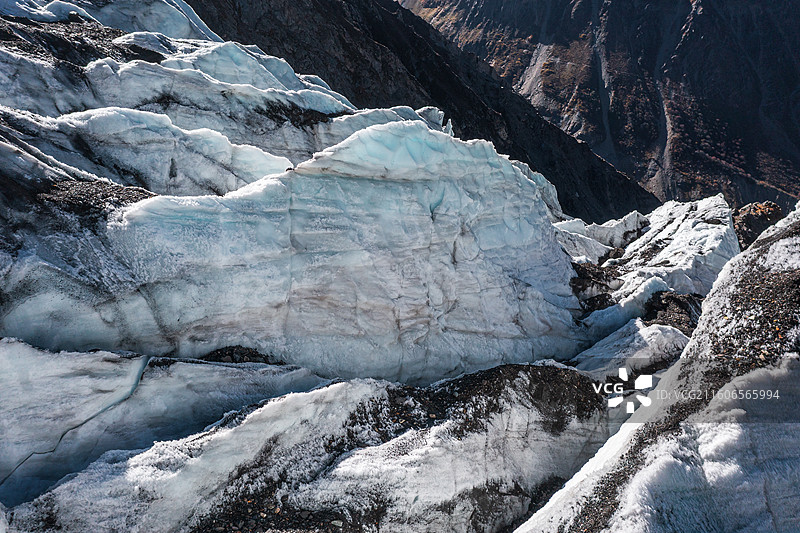 梅里北坡梅里雪山奶日顶卡冰川图片素材