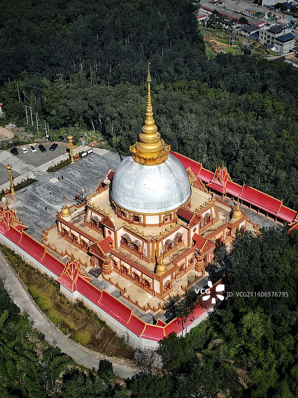 云南西双版纳勐海曼磊佛塔图片素材