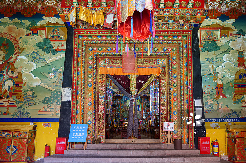 四川甘孜州康定金刚寺图片素材