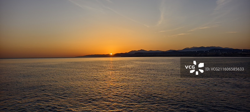 希腊克里特岛～伊拉克利翁-港口日出图片素材