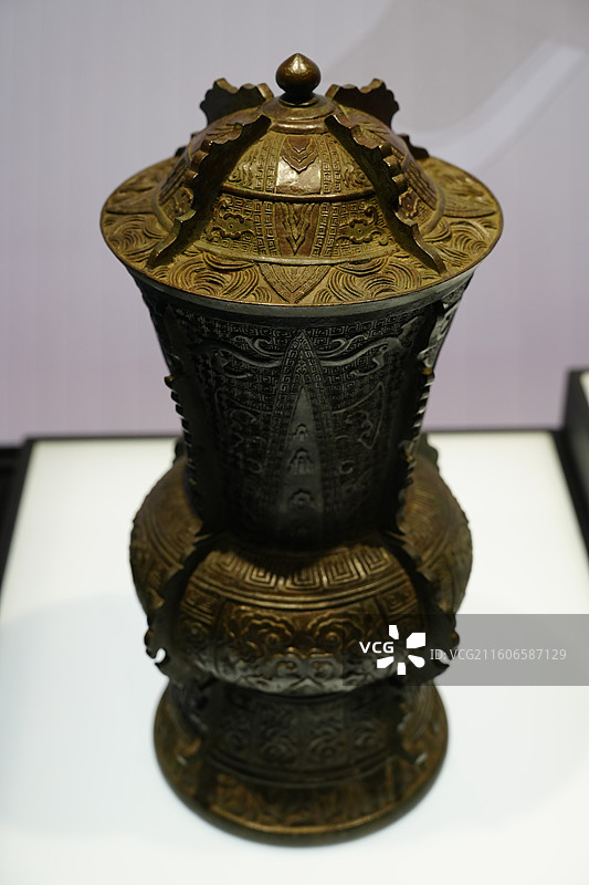 上海博物馆 融古烁新 铜器展 铜山尊图片素材