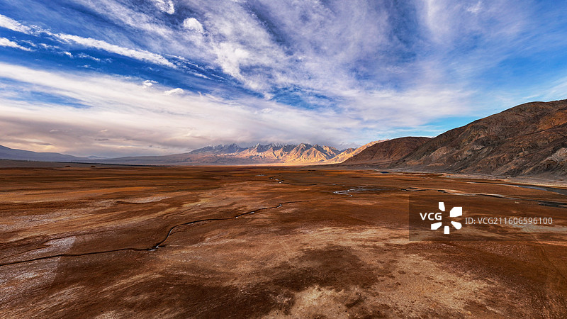 新疆塔什库尔干县的塔合曼湿地风光图片素材