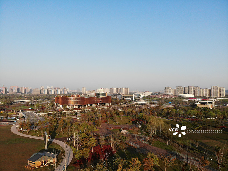 上海奉贤新城城市风光，奉贤博物馆与奉贤新城城市天际线，地标性建筑图片素材