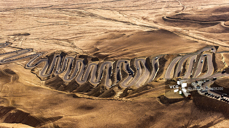 新疆塔什库尔干县的盘龙古道风光图片素材