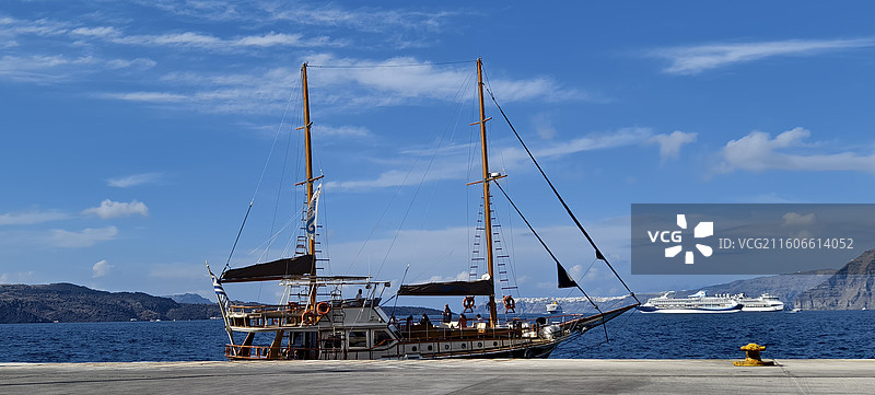 希腊去克里特岛的游轮图片素材