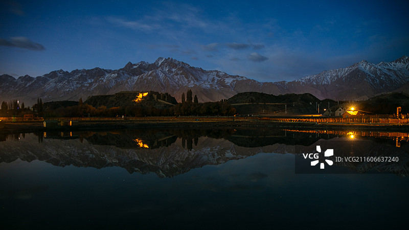 新疆塔什库尔干县石头城日出风光图片素材