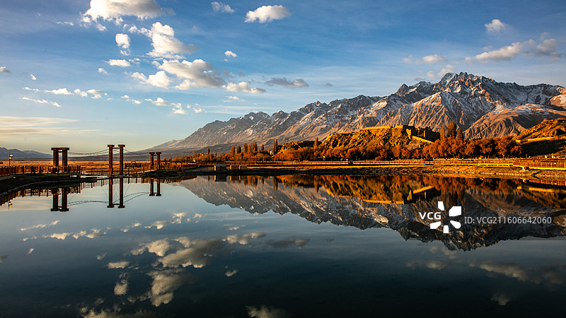 新疆塔什库尔干县石头城日出风光图片素材