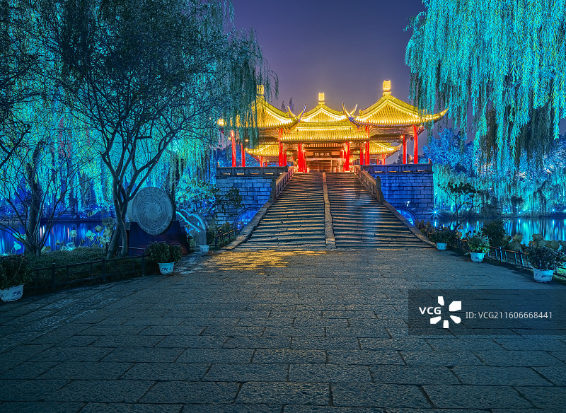 江苏省扬州市瘦西湖景区夜景摄影图片图片素材
