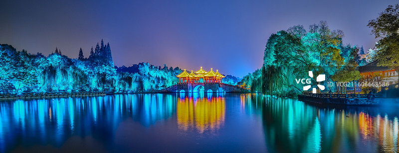 江苏省扬州市瘦西湖景区夜景摄影图片图片素材