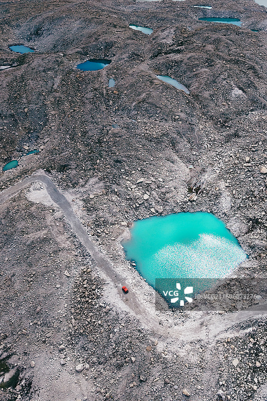 喜马拉雅蓝宝石湖泊图片素材