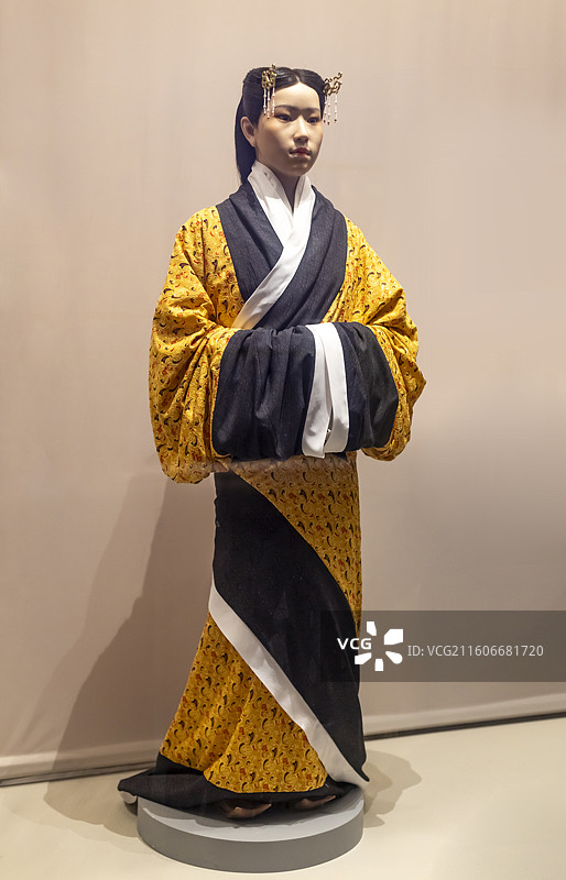 西汉前期女性装扮 椎髻 曲裾深衣 中国国家博物馆图片素材