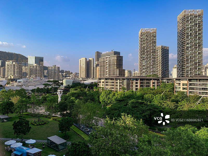 深圳蛇口海上世界公共绿地与高档别墅住宅区全景图片素材