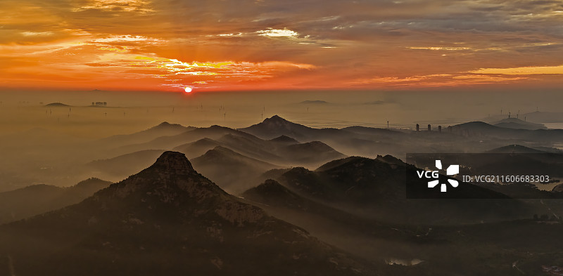 大乳山日出云海图图片素材