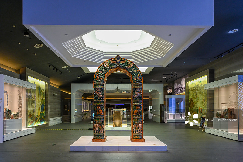 江苏南京秦淮大报恩寺遗址公园展厅内的明代琉璃拱门图片素材