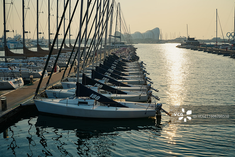 帆船 秋冬季的海滨风光  青岛奥林匹克帆船中心码头  青岛市奥帆海洋文化旅游区图片素材
