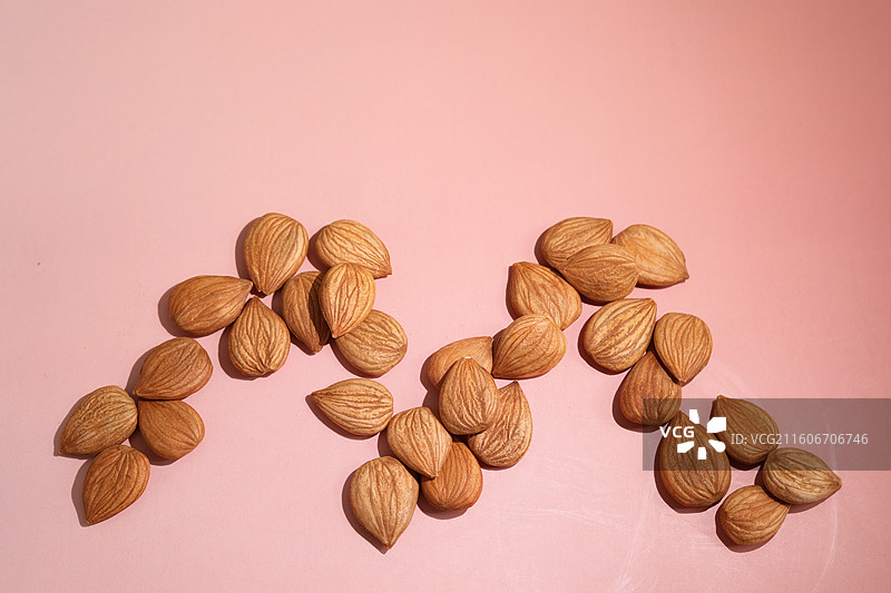 营养健康的早餐坚果美食杏仁图片素材