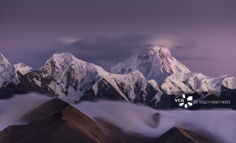 蜀山之王川西贡嘎雪山风光图片素材