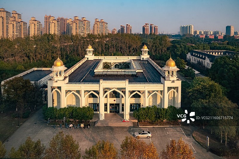 上海外国语大学校内楼宇图片素材