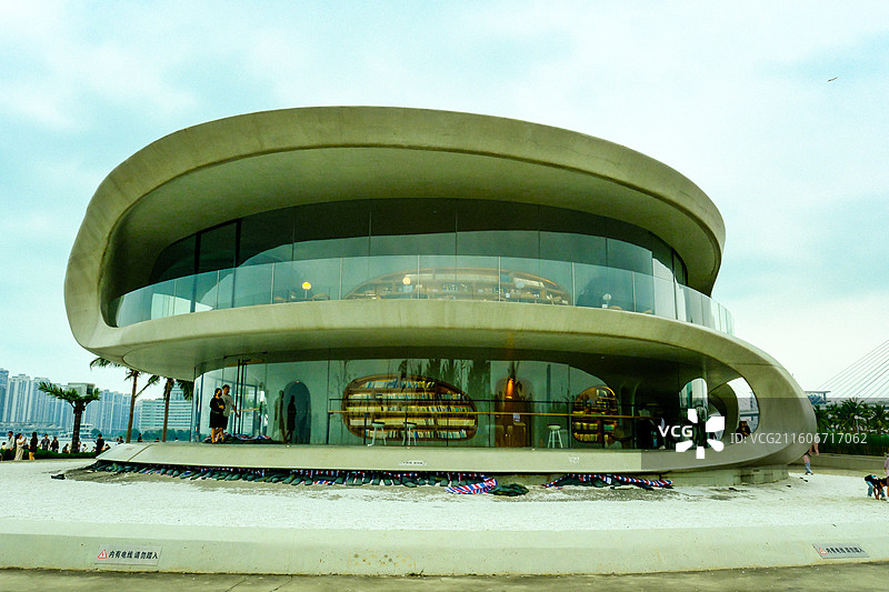 中国海南省海口市海口湾海口世纪公园，海口世纪大桥，海口云洞图书馆，图片素材