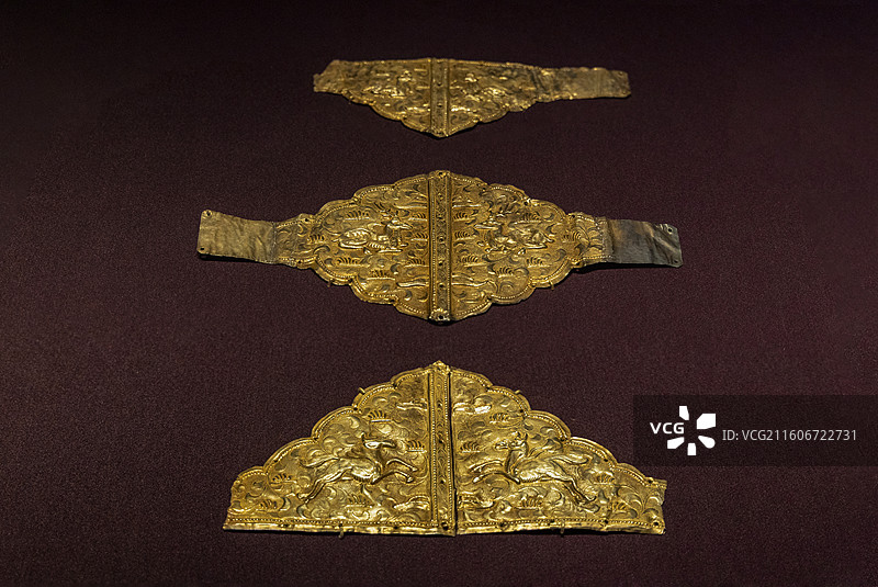 首都博物馆“香港故宫文化博物馆藏古代金器展”：鹿纹箭箙饰一组【辽，香港故宫文化博物馆】图片素材