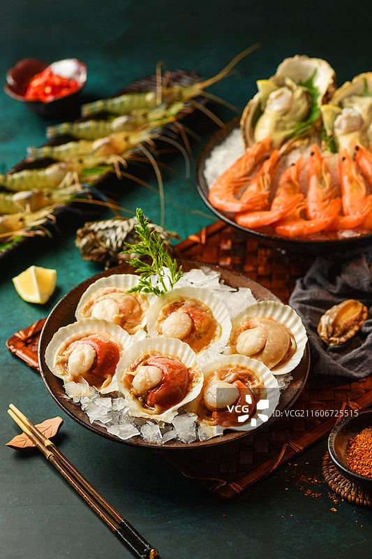 海鲜、扇贝、虾、海鲜拼盘图片素材