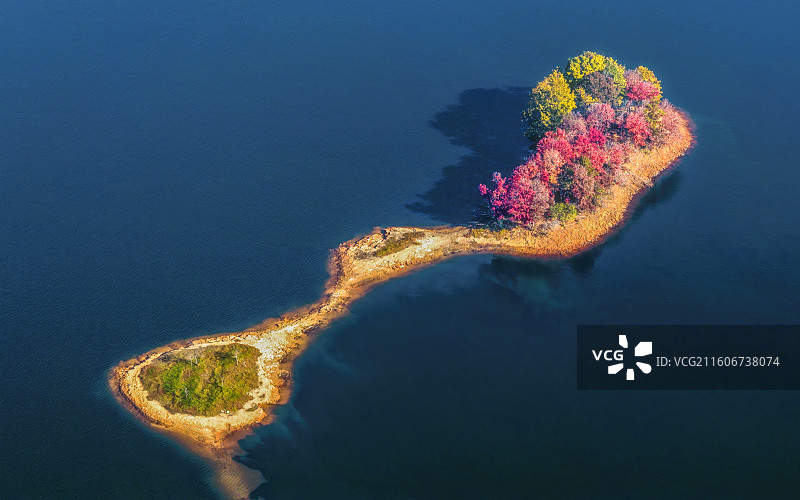 安徽安庆太湖县花亭湖秋日航拍风光图片素材