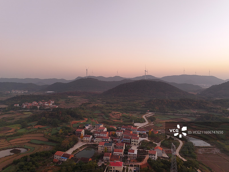 晨曦中的美丽乡村（湖北武穴）图片素材