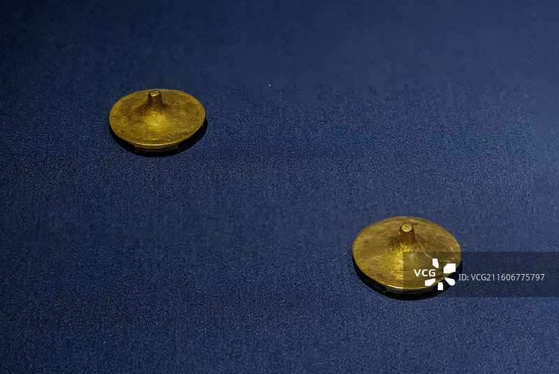 首都博物馆：尖顶形饰物（公元前3—公元1世纪，香港故宫文化博物馆）图片素材