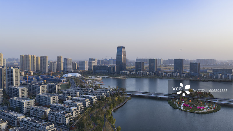 杭州钱塘区大江东现代城市湖畔高楼群航拍图图片素材
