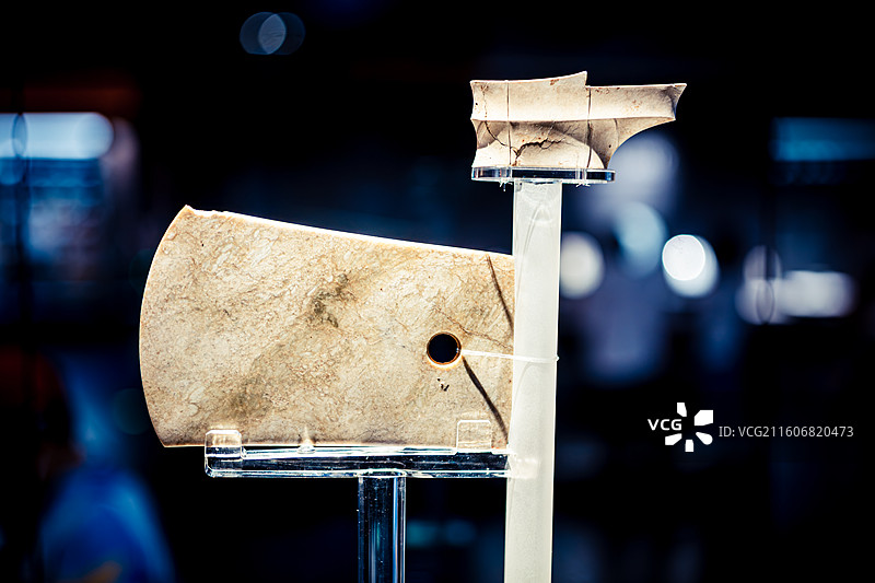 玉器上海博物馆藏青浦区福泉山遗址出土良渚文化瑁镦组合玉钺图片素材