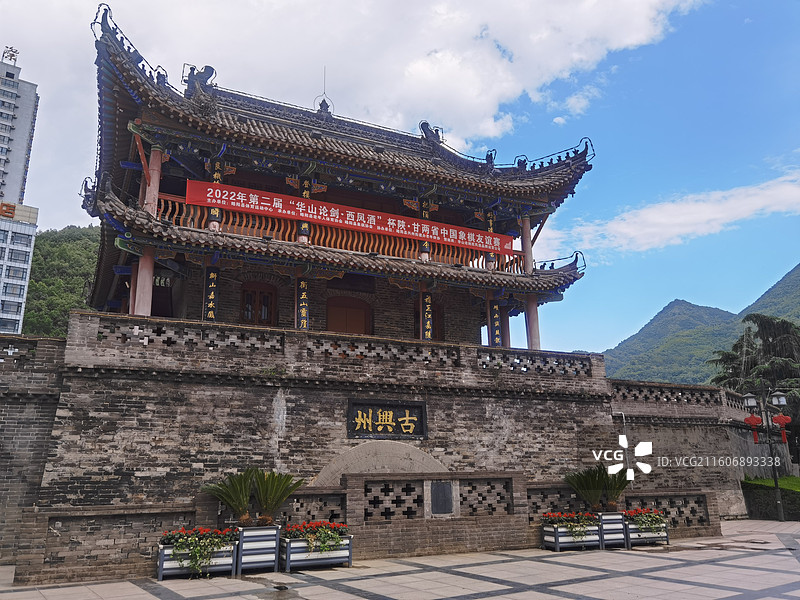 陕西省汉中市略阳县略阳东门楼古兴州古城楼图片素材