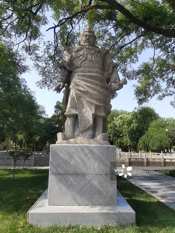 陕西省咸阳市三原县鲁桥镇李靖故居东里花园：李靖像图片素材