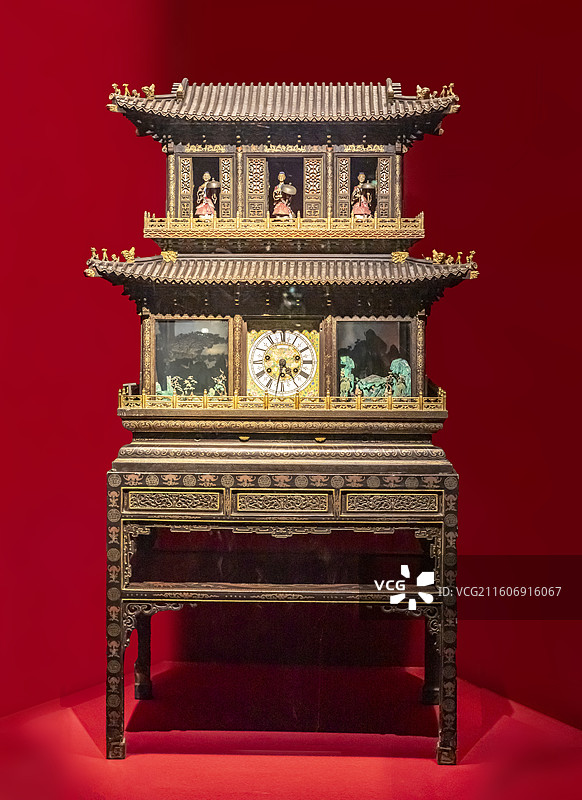 彩漆描金自开门群仙祝寿楼阁式钟 清乾隆 清宫做钟处 故宫博物院图片素材