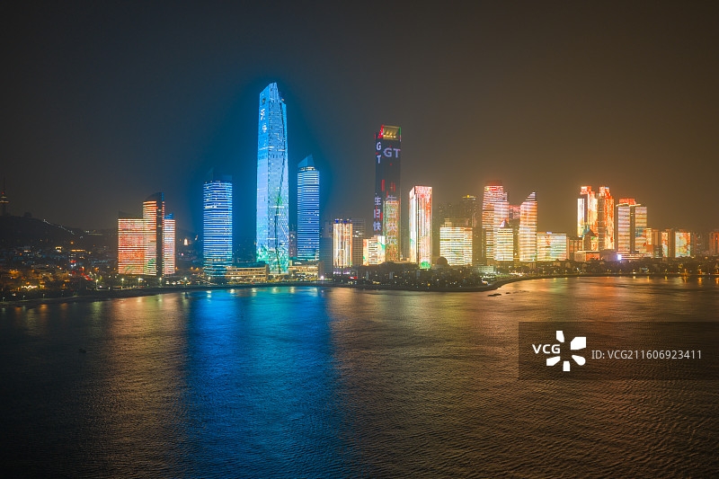 航拍青岛浮山湾都市夜景灯光秀图片素材