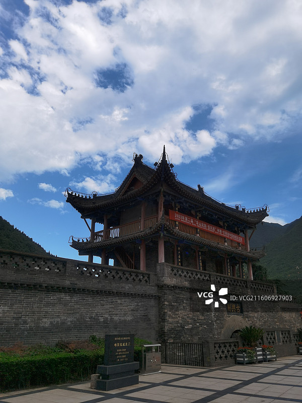 陕西省汉中市略阳县略阳东门楼古兴州古城楼图片素材