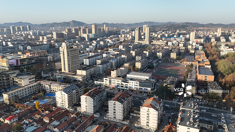 山东烟台招远市晨曦中的初冬样子图片素材