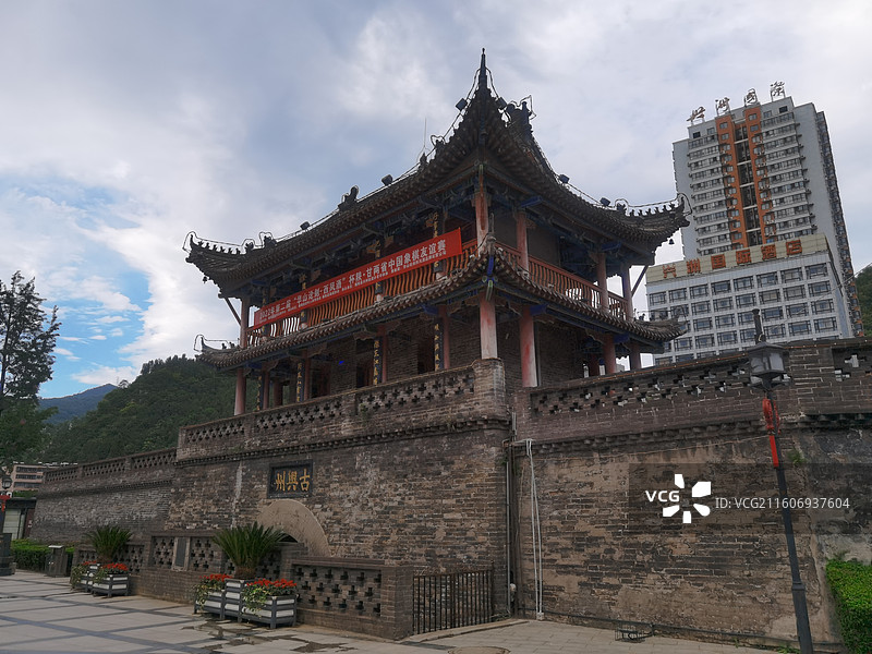 陕西省汉中市略阳县略阳东门楼古兴州古城楼图片素材