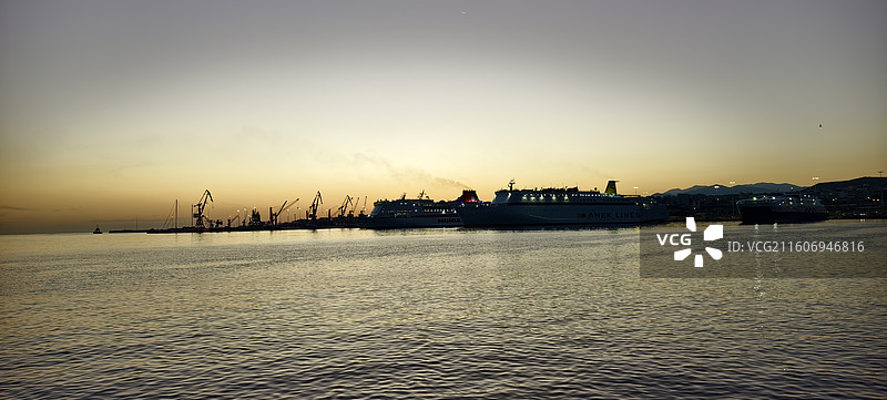 希腊克里特岛～伊拉克利翁-港口日出图片素材