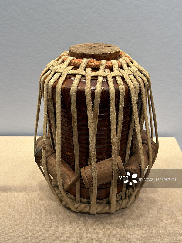 塔布拉鼓，乐器，哈斯巴更丝绸之路音乐文化艺术馆藏图片素材