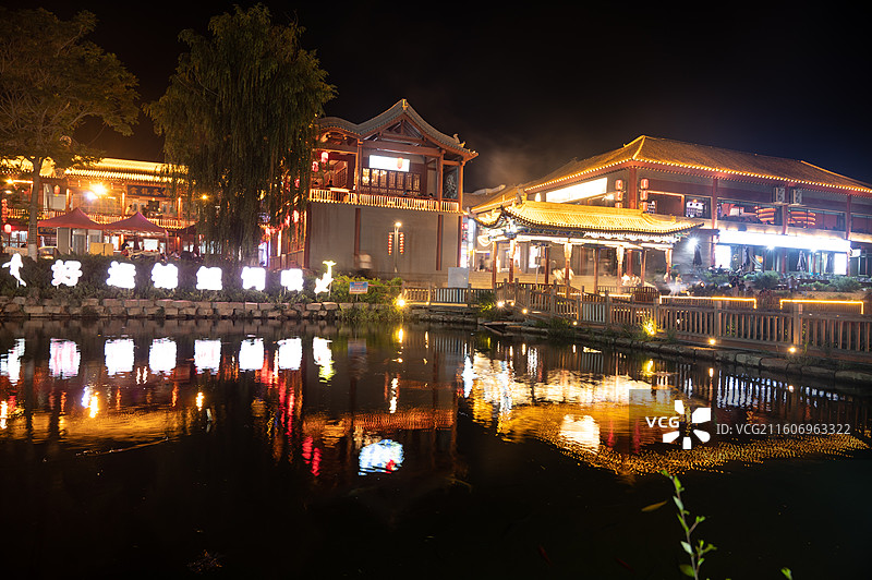 甘肃张掖甘州区甘泉公园河西走廊古代建筑夜景图片素材