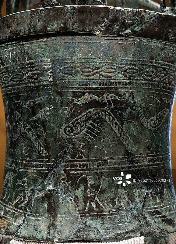 上海中国航海博物馆印证滇国云南古滇文明特展虎鹿牛铜贮贝器 战国 云南玉溪江川李家山M22图片素材