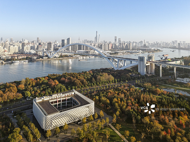 上海世博文化公园的冬日秋色图片素材